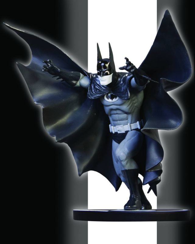 BATMAN BLACK & WHITE STATUE MARSHALL ROGERS