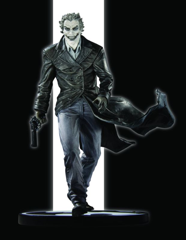 BATMAN BLACK & WHITE STATUE JOKER BY LEE BERMEJO