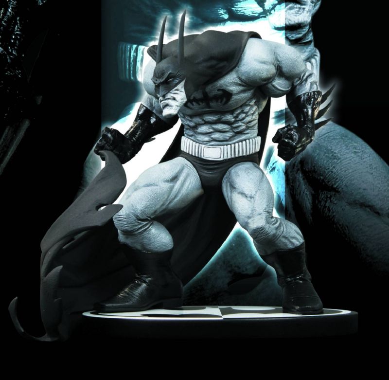 BATMAN BLACK & WHITE STATUE BY SAM KIETH (RES)