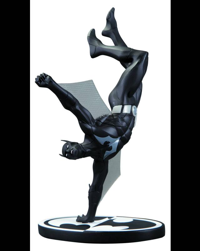 BATMAN BLACK AND WHITE BATMAN BEYOND STATUE