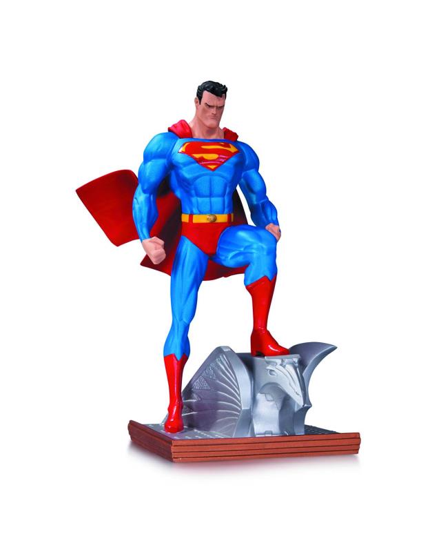 SUPERMAN MINI STATUE NEW ED