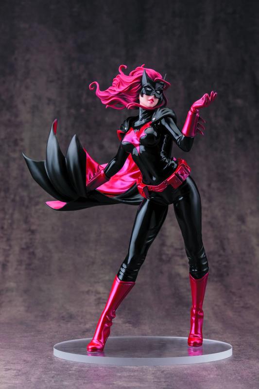 DC COMICS BATWOMAN BISHOUJO STATUE