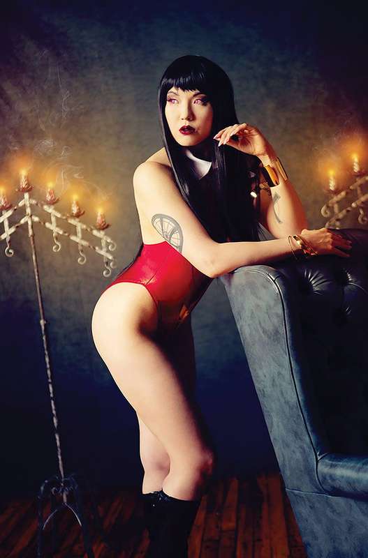 VAMPIRELLA VALENTINES SP ONE SHOT 1:30 COSPLAY VIRGIN RATIO VARIANT